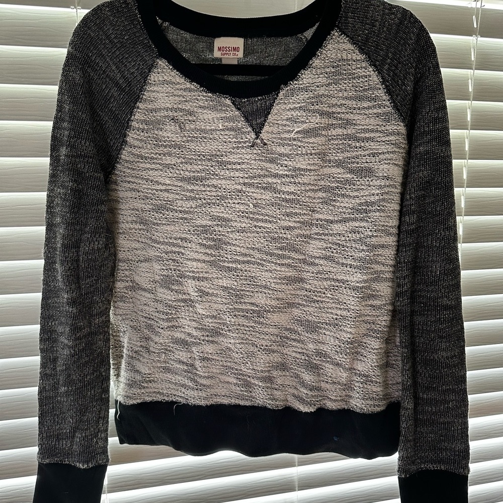 Mossimo Sweater - Size MEDIUM - Color GRAY